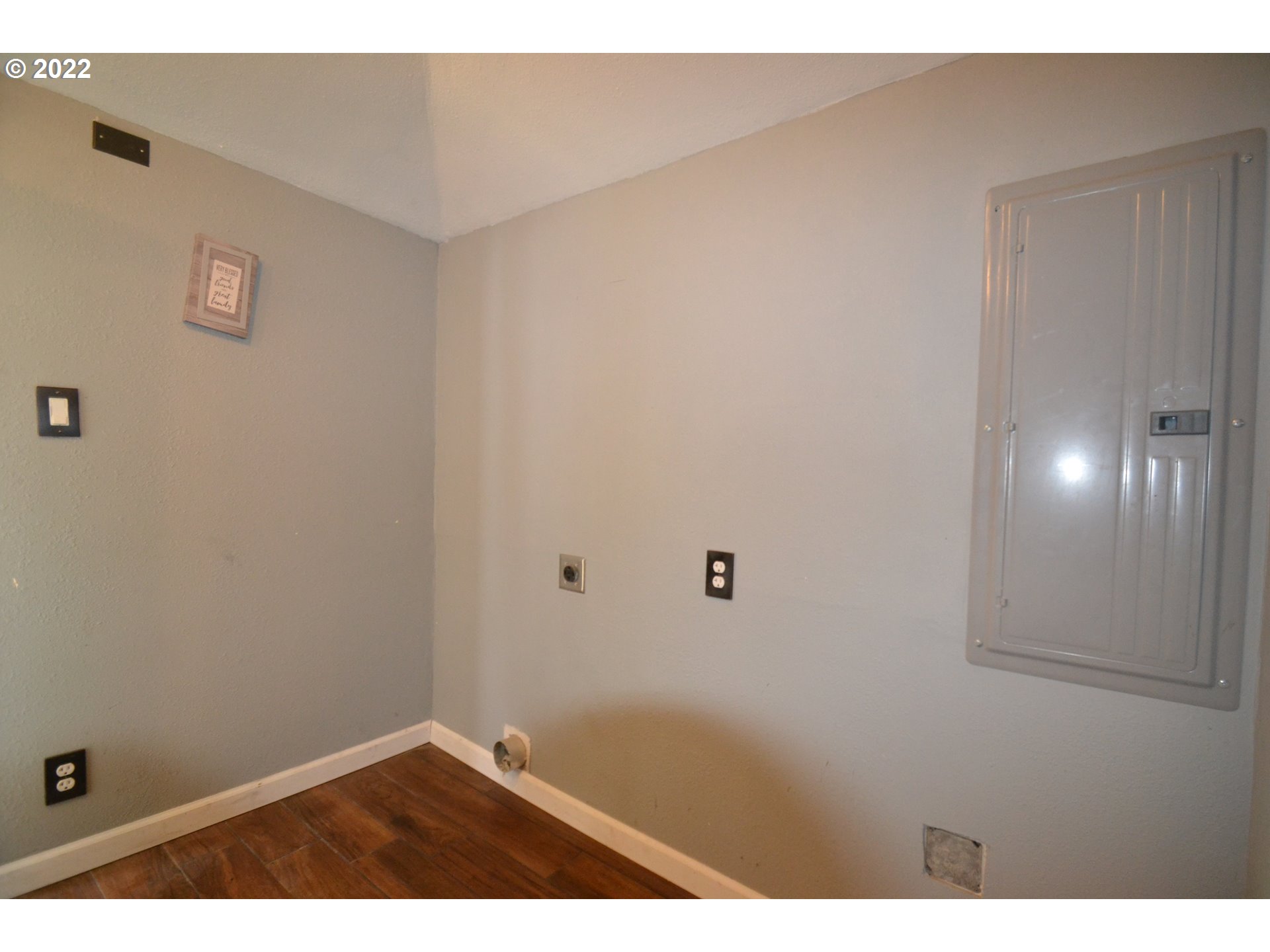 1450 Southwest 10th Street Dallas, OR 97338 - Photo 16 of 32 Gallery Image 16