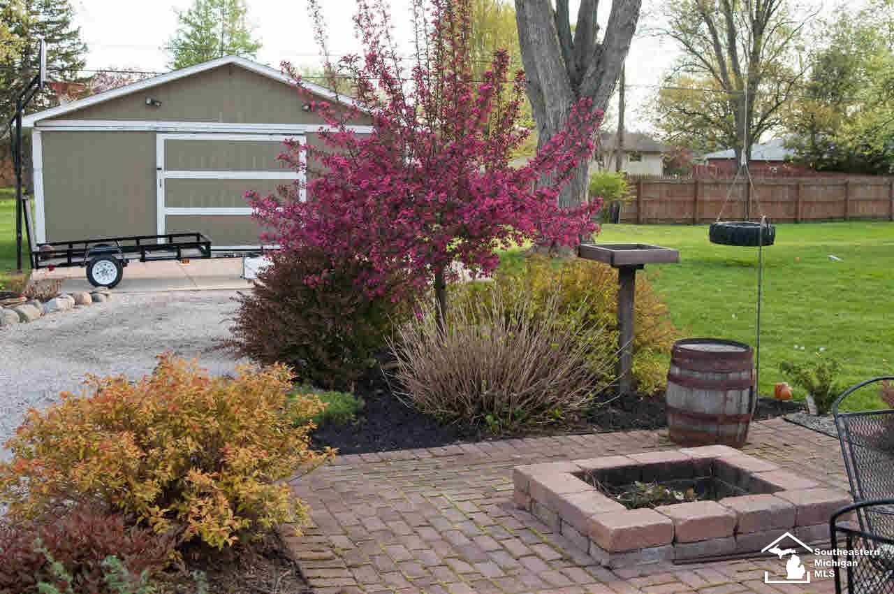279 Lasalle Road Monroe, MI 48162 - Photo 6 of 33 21148640-5.JPG