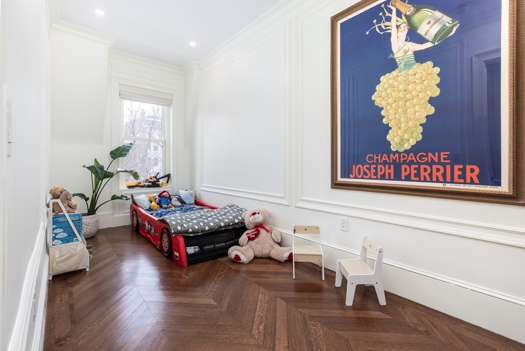 230 Commonwealth Avenue Boston, MA 02116 - Photo 13 of 42