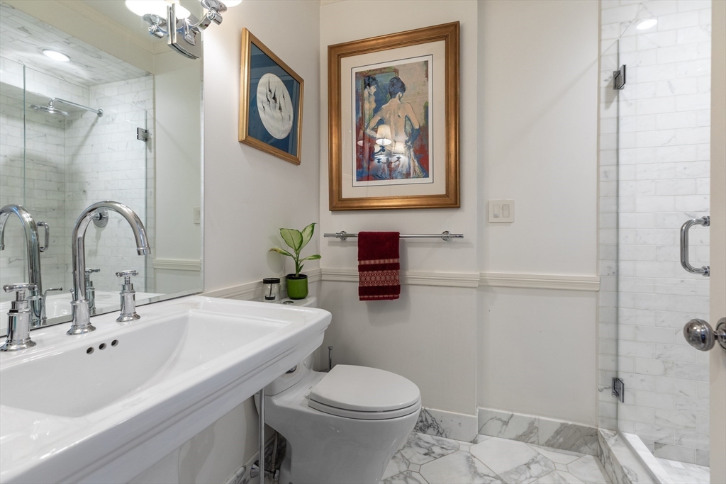 230 Commonwealth Avenue Boston, MA 02116 - Photo 14 of 42