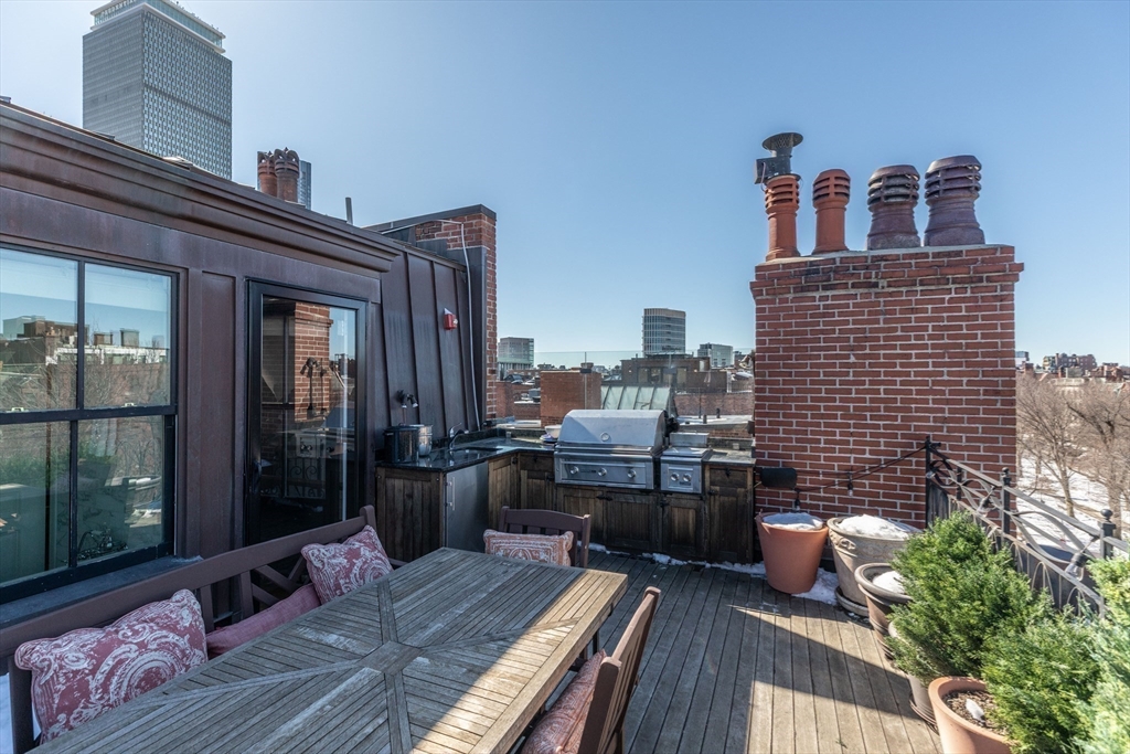 230 Commonwealth Avenue Boston, MA 02116 - Photo 17 of 42