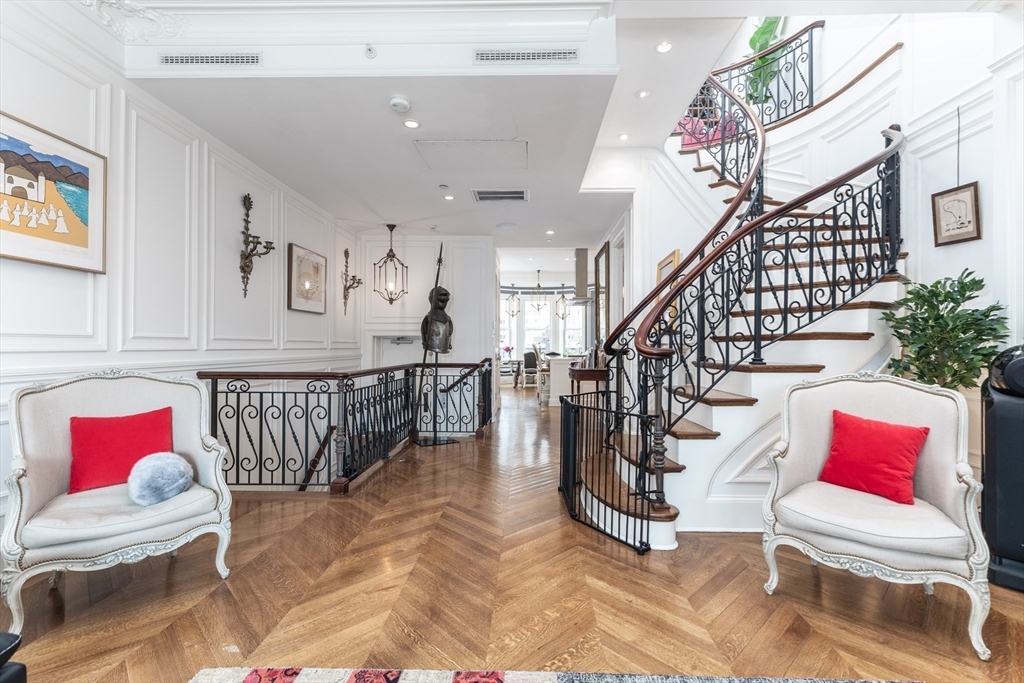 230 Commonwealth Avenue Boston, MA 02116 - Photo 3 of 42
