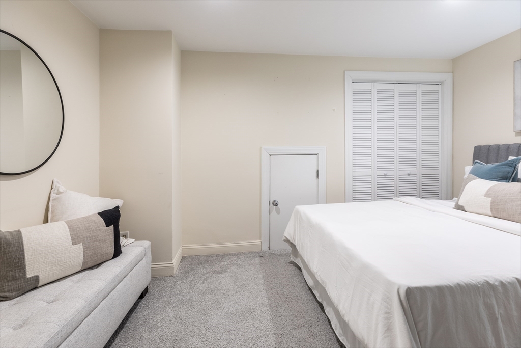 230 Commonwealth Avenue Boston, MA 02116 - Photo 32 of 42