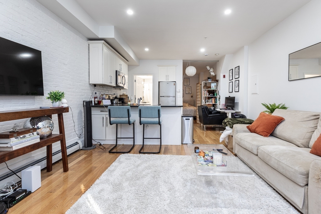 230 Commonwealth Avenue Boston, MA 02116 - Photo 34 of 42
