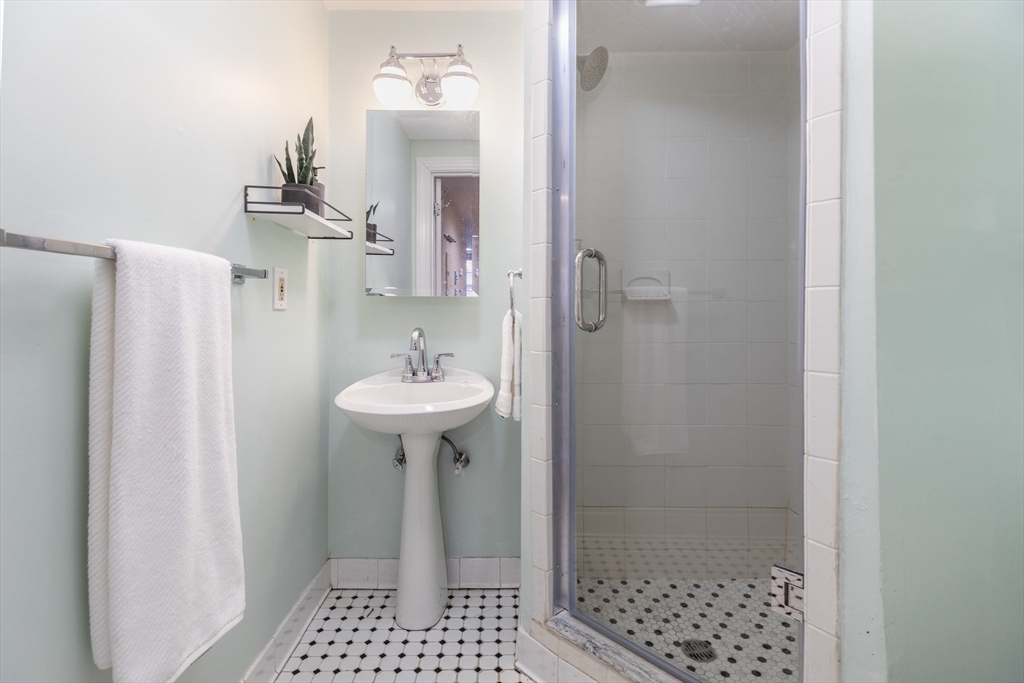 230 Commonwealth Avenue Boston, MA 02116 - Photo 36 of 42