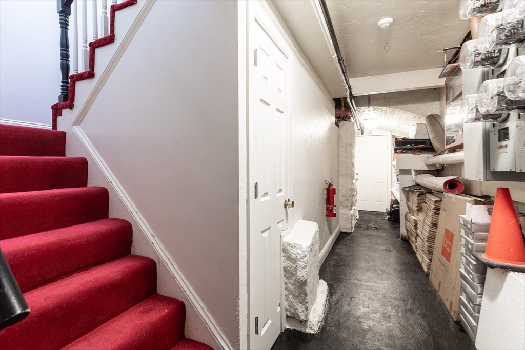 230 Commonwealth Avenue Boston, MA 02116 - Photo 39 of 42