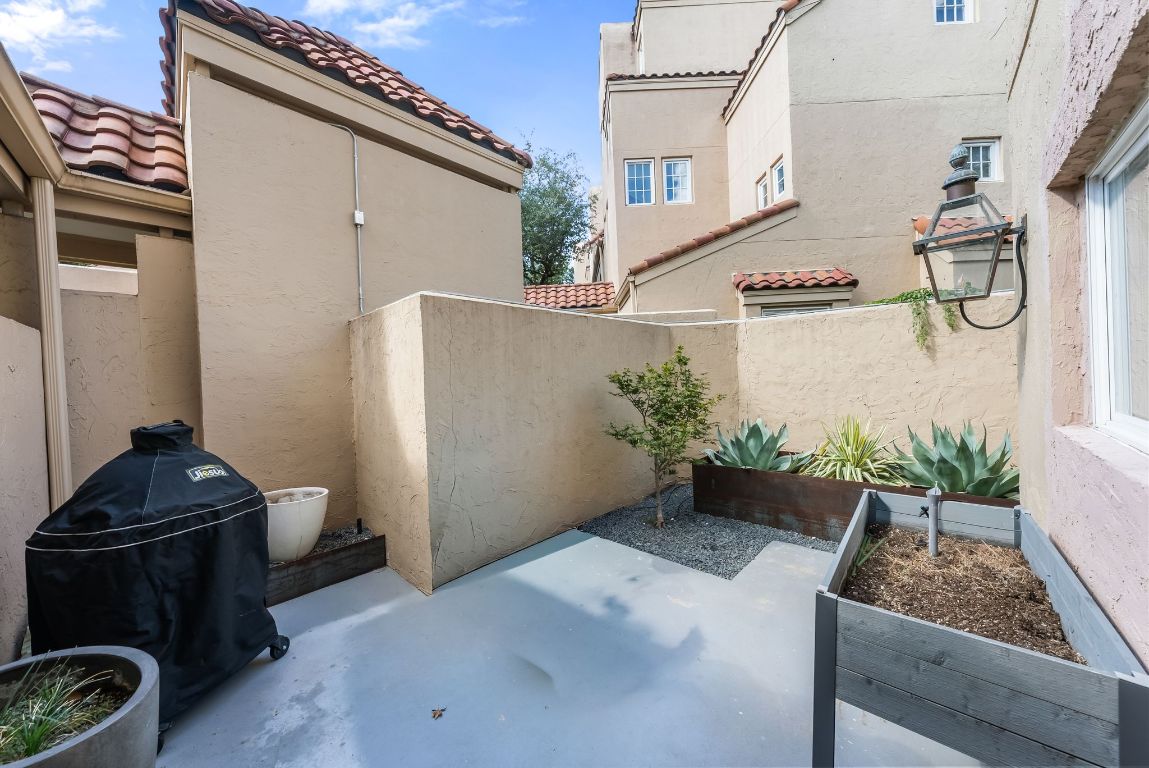 1937 Rue De St Tropez, Unit 10 Austin, TX 78746 - Photo 22 of 35 a living room with furniture