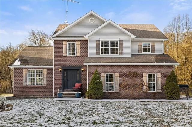 $385,000 | 642 Portersville Road, Ellwood City, PA 16117