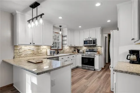 $385,000 | 642 Portersville Road, Ellwood City, PA 16117