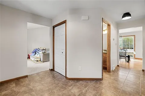 $385,000 | 642 Portersville Road, Ellwood City, PA 16117