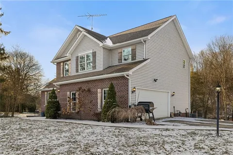 $385,000 | 642 Portersville Road, Ellwood City, PA 16117