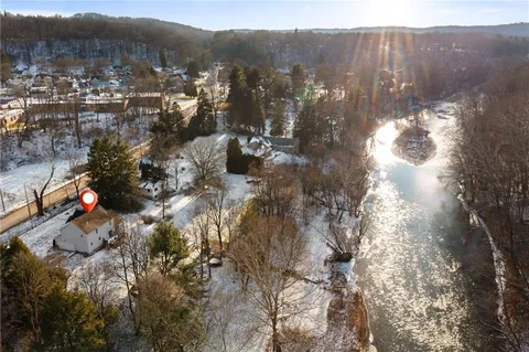 $385,000 | 642 Portersville Road, Ellwood City, PA 16117