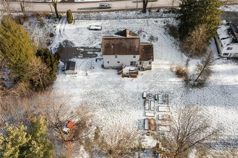 $385,000 | 642 Portersville Road, Ellwood City, PA 16117