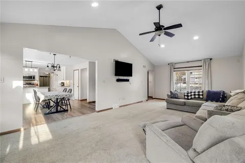 $385,000 | 642 Portersville Road, Ellwood City, PA 16117