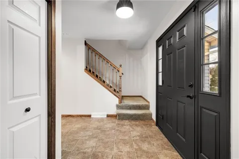 $385,000 | 642 Portersville Road, Ellwood City, PA 16117