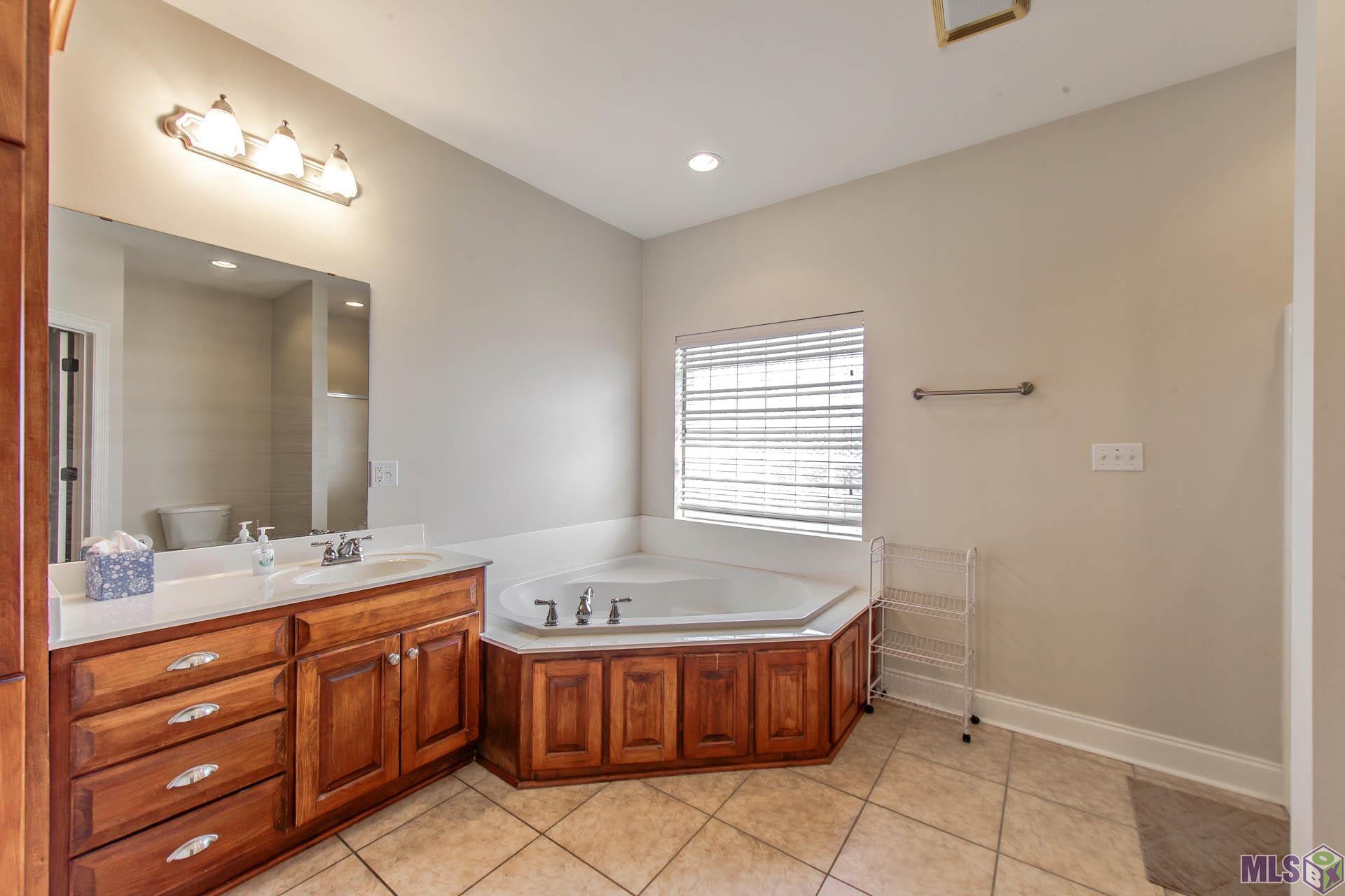 2204 Parish Road Thibodaux, LA 70301 - Photo 7 of 12 Gallery Image 7