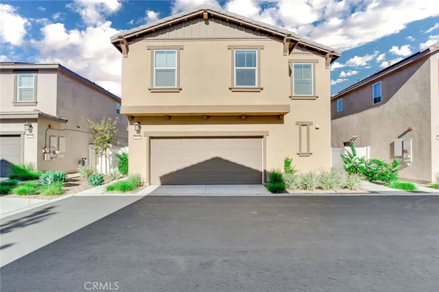 $575,000 | 2526 Gunner Ridge Way, Rialto, CA 92377