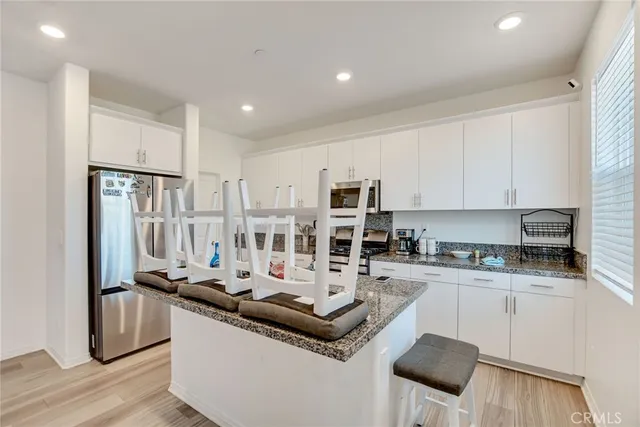 $575,000 | 2526 Gunner Ridge Way, Rialto, CA 92377