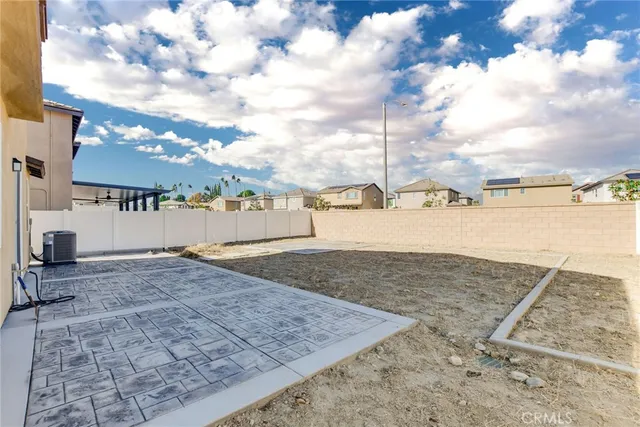 $575,000 | 2526 Gunner Ridge Way, Rialto, CA 92377