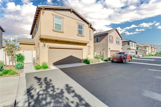 $575,000 | 2526 Gunner Ridge Way, Rialto, CA 92377