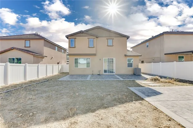 $575,000 | 2526 Gunner Ridge Way, Rialto, CA 92377