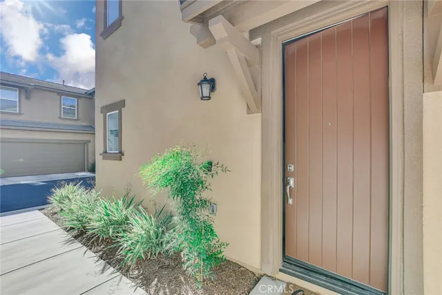 $575,000 | 2526 Gunner Ridge Way, Rialto, CA 92377