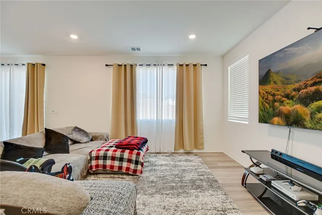 $575,000 | 2526 Gunner Ridge Way, Rialto, CA 92377