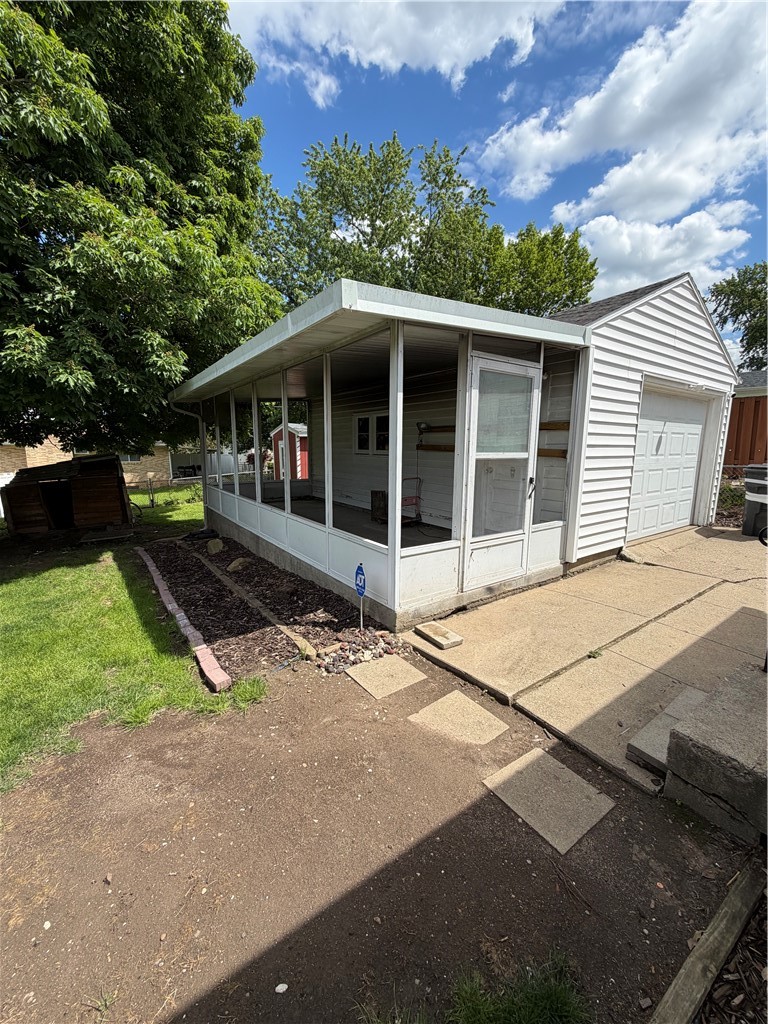 2464 North Maple Avenue Decatur, IL 62526 - Photo 5 of 27