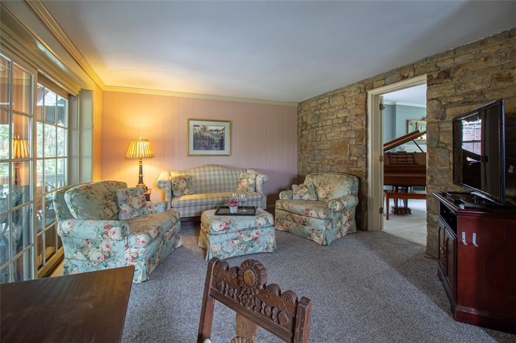 404 Morrison Drive Pittsburgh, PA 15216 - Photo 13 of 25