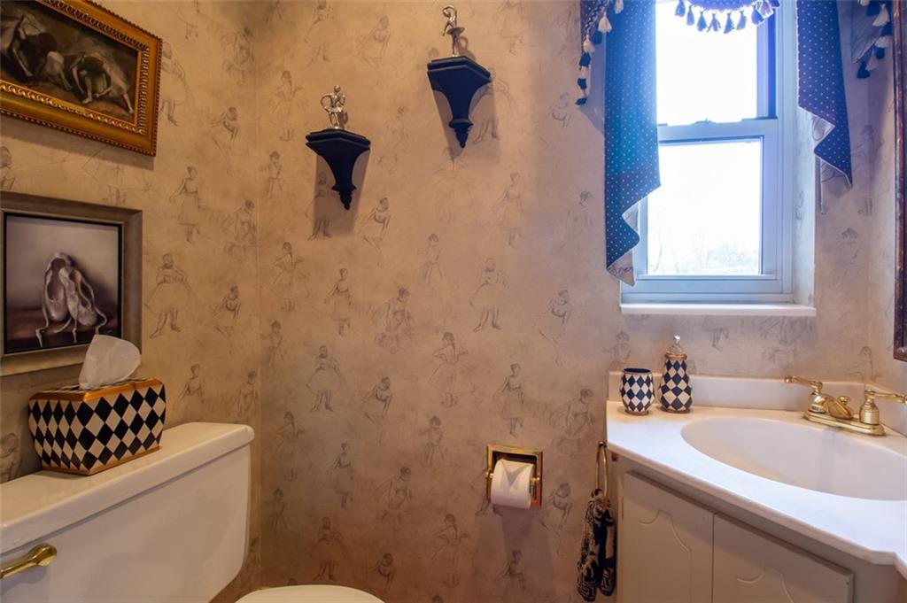 404 Morrison Drive Pittsburgh, PA 15216 - Photo 14 of 25