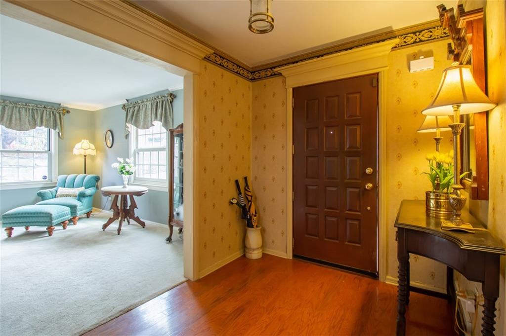 404 Morrison Drive Pittsburgh, PA 15216 - Photo 3 of 25