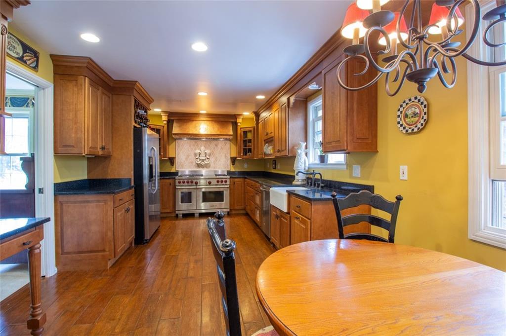 404 Morrison Drive Pittsburgh, PA 15216 - Photo 4 of 25