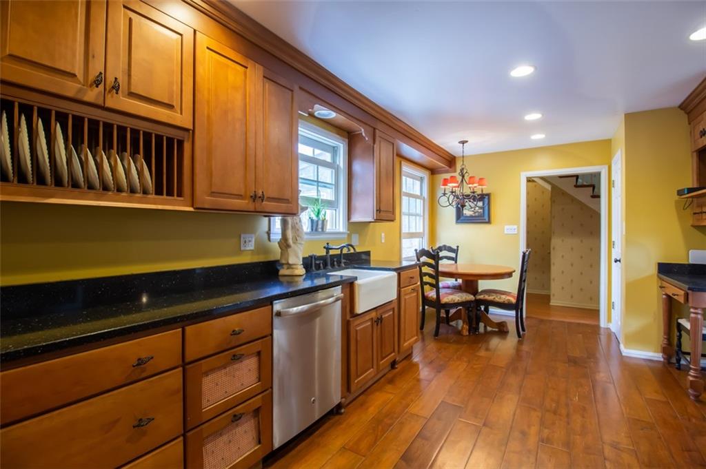 404 Morrison Drive Pittsburgh, PA 15216 - Photo 6 of 25