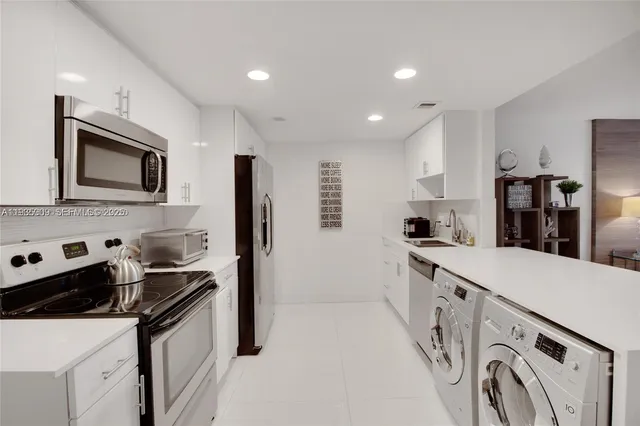 $5,900 | 155 Ocean Ln Drive, Unit 104, Key Biscayne, FL 33149