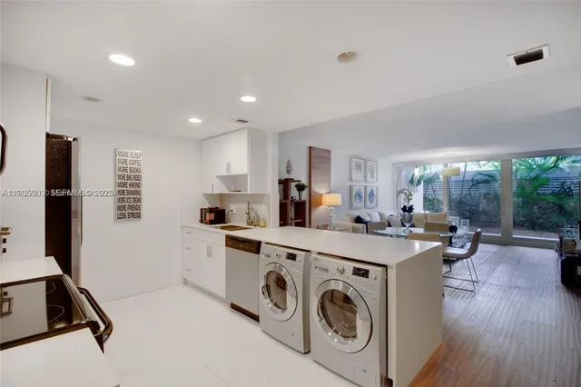 $5,900 | 155 Ocean Ln Drive, Unit 104, Key Biscayne, FL 33149