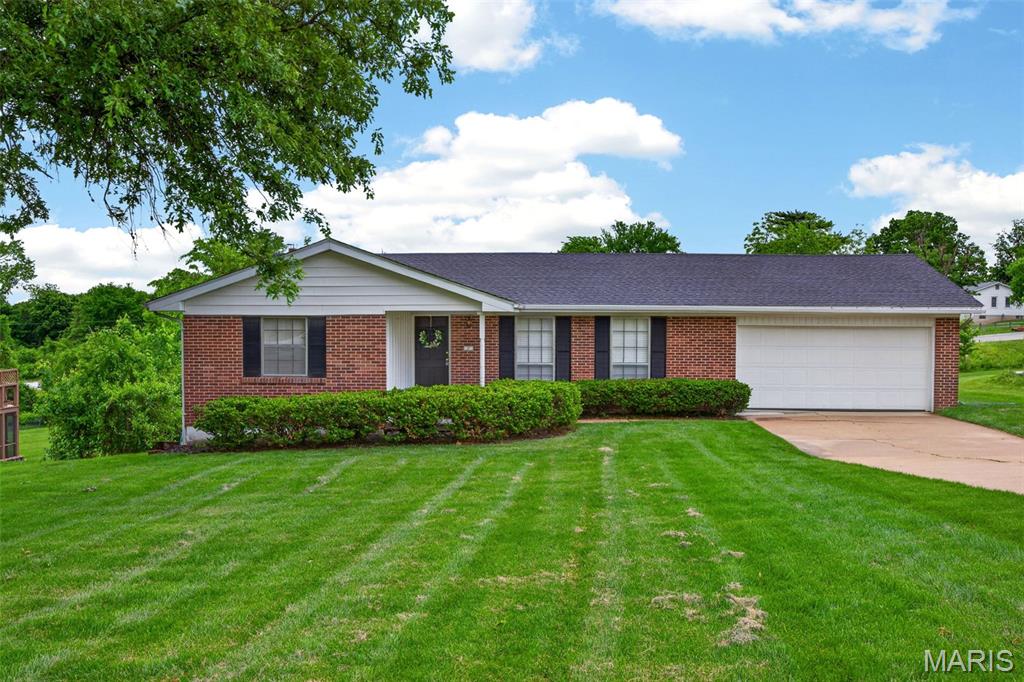 7 Countryside Drive St. Charles, MO 63304 - Photo 1 of 37