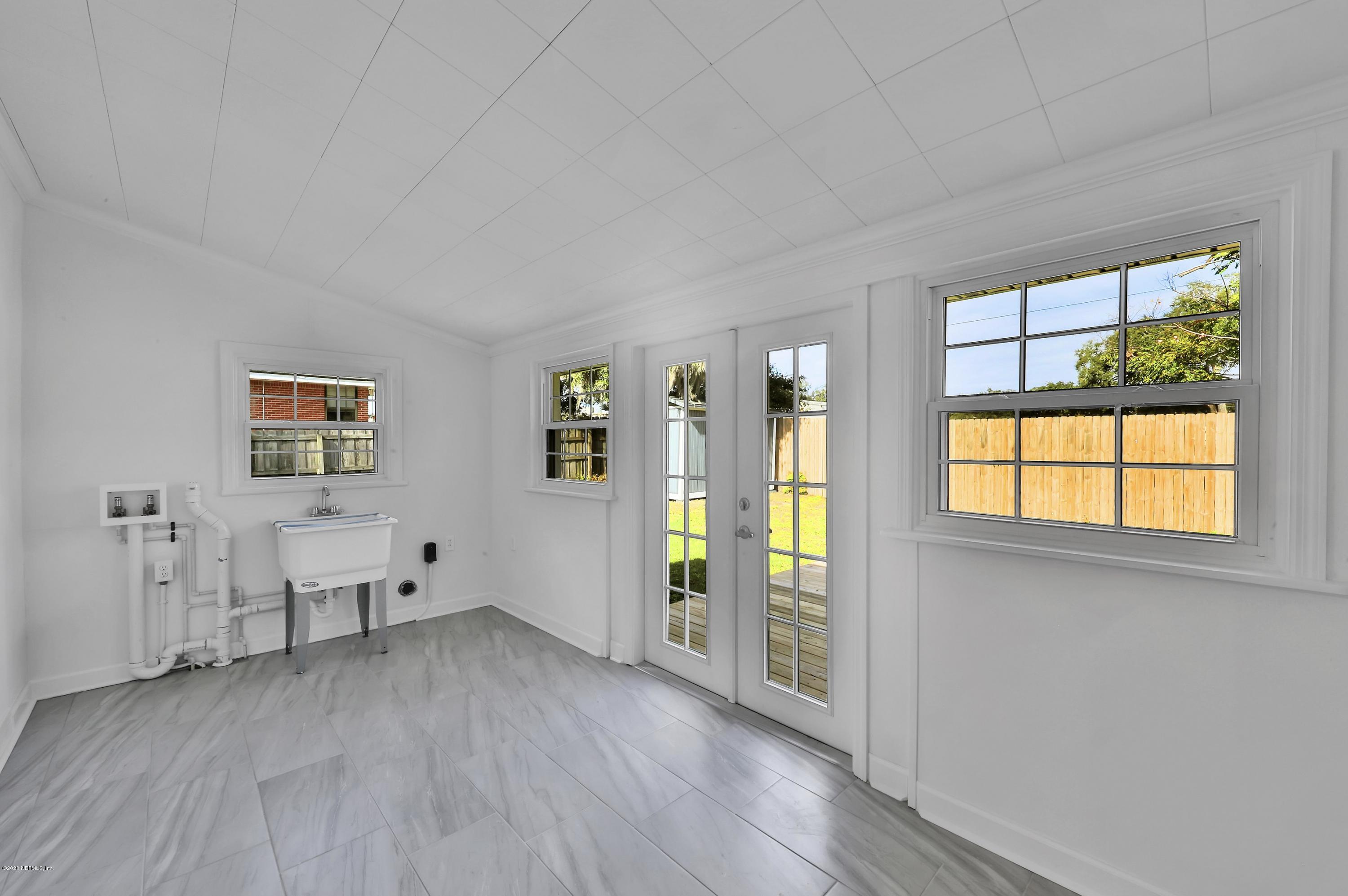 1705 Furman Road Jacksonville, FL 32217 - Photo 18 of 23 a view of an empty room and window