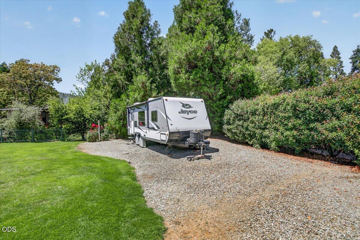 2240 Hull Road Medford, OR 97501 - Photo 34 of 49