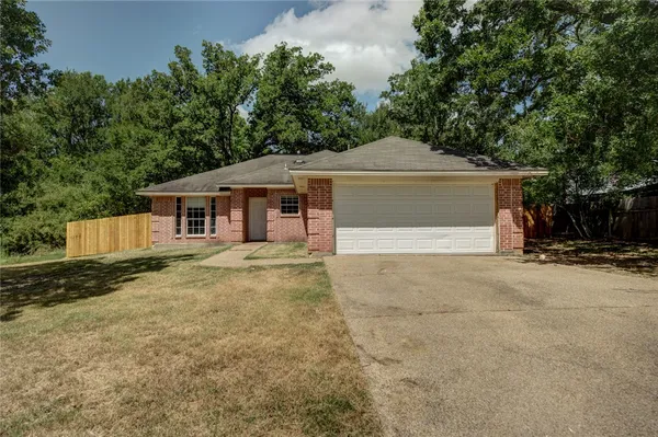 $2,300 | 2402 Jaguar Court, Bryan, TX 77807