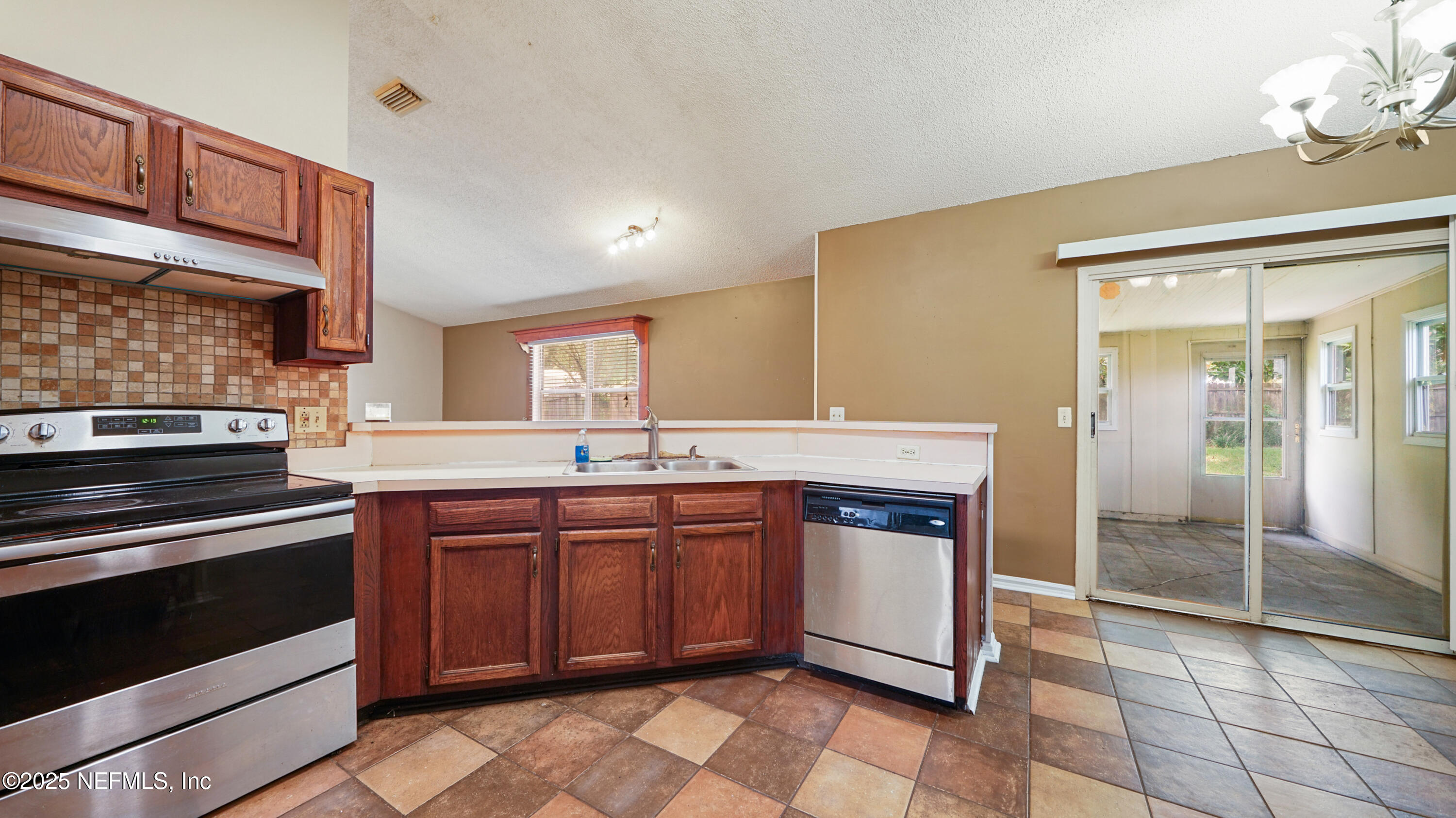 13202 Joeandy Road North Jacksonville, FL 32225 - Photo 8 of 24 13202 Joeandy Rd N-8
