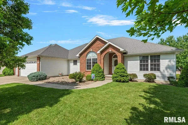 $399,900 | 6800 Ironwood Drive, Springfield, IL 62712