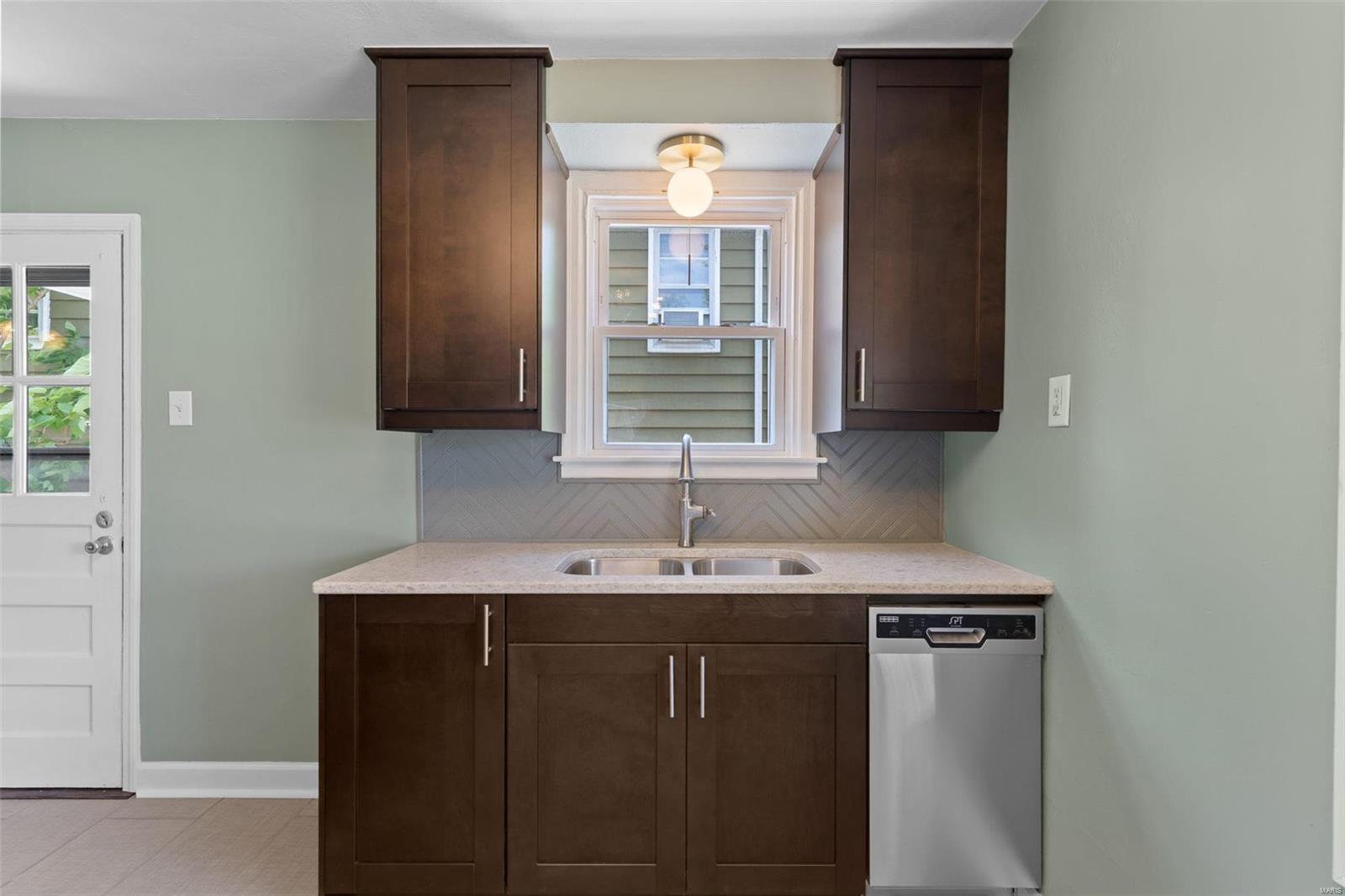 9526 Big Bend Road St. Louis, MO 63122 - Photo 15 of 38 Gallery Image 15