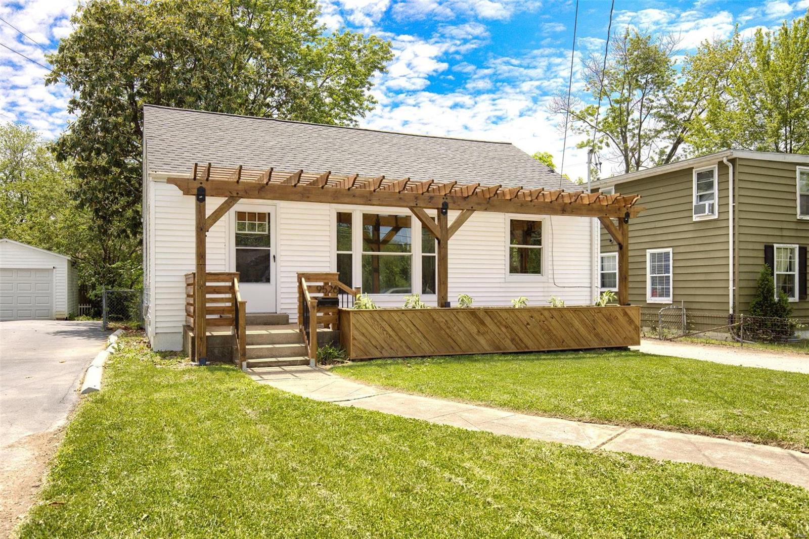 9526 Big Bend Road St. Louis, MO 63122 - Photo 3 of 38 Gallery Image 3