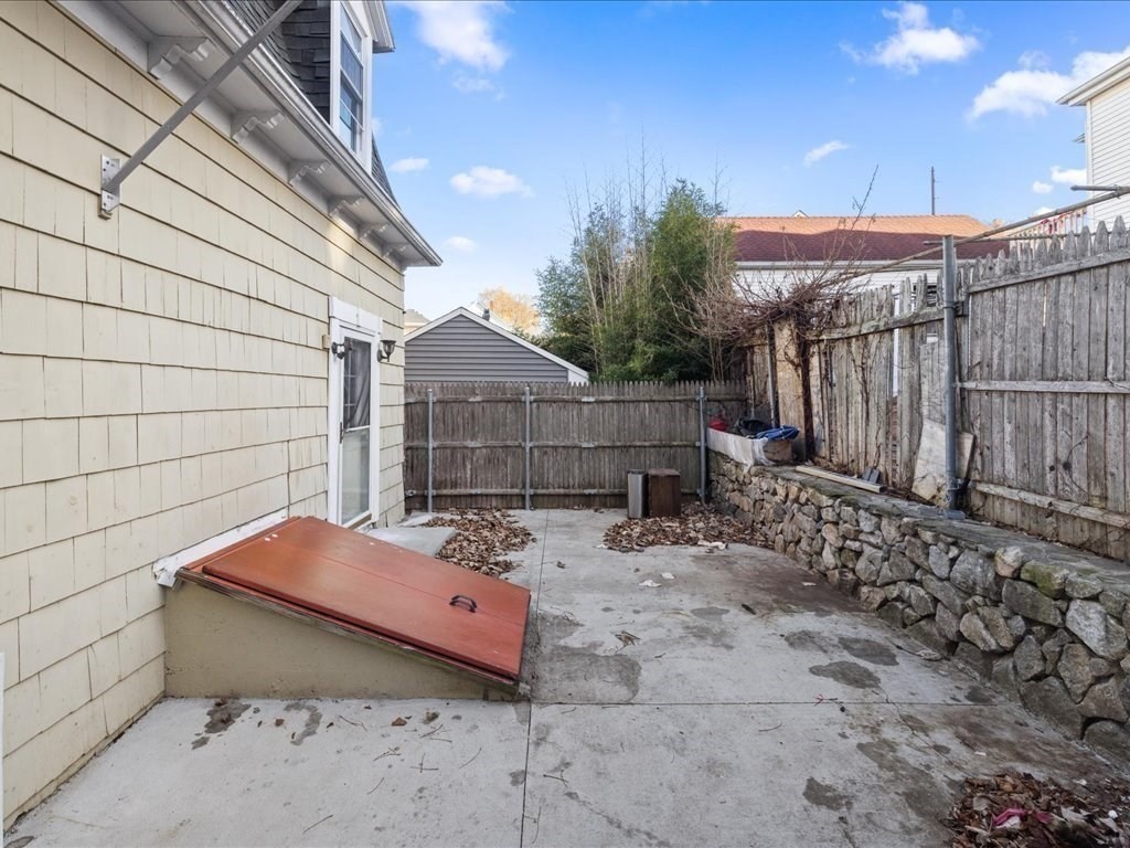 334 Fountain Street Fall River, MA 02721 - Photo 26 of 30