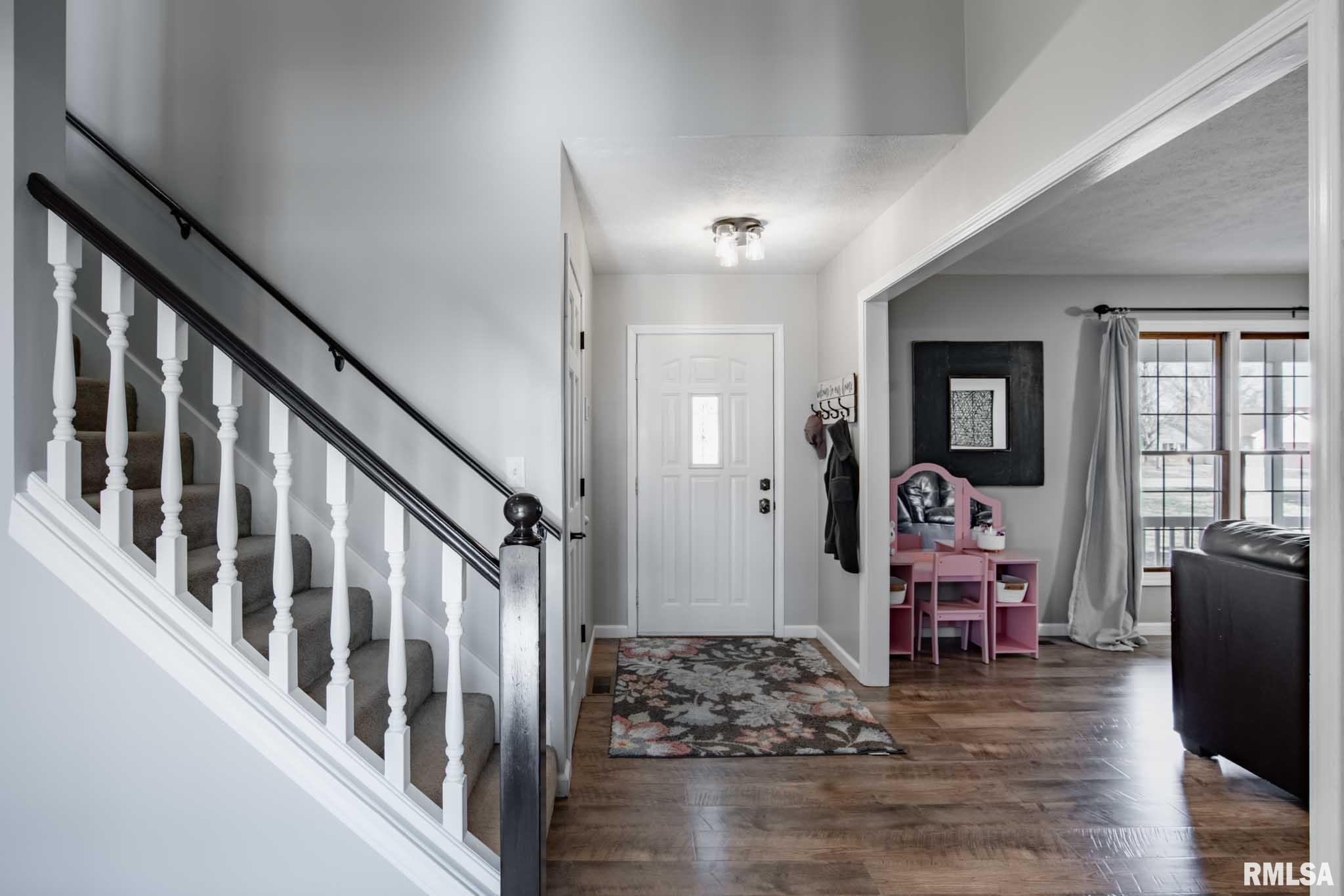 1707 Quail Run Marion, IL 62959 - Photo 3 of 49