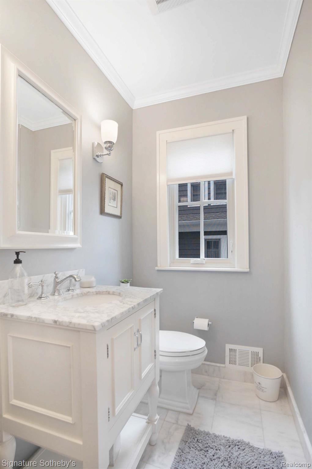 1347 Yorkshire Road Birmingham, MI 48009 - Photo 18 of 35 Gallery Image 18