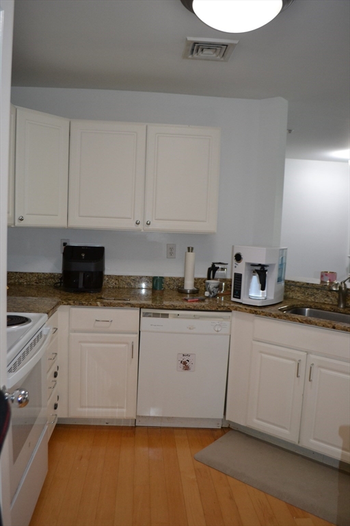 30 Franklin Street, Unit 205 Malden, MA 02148 - Photo 8 of 29 Gallery Image 8