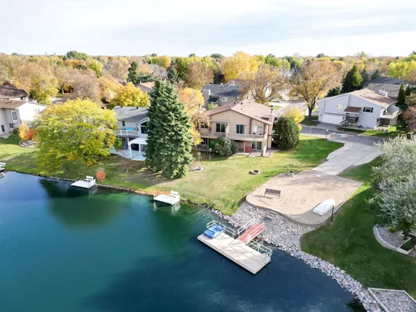 $282,900 | 35 Fremont Drive South, Fargo, ND 58103