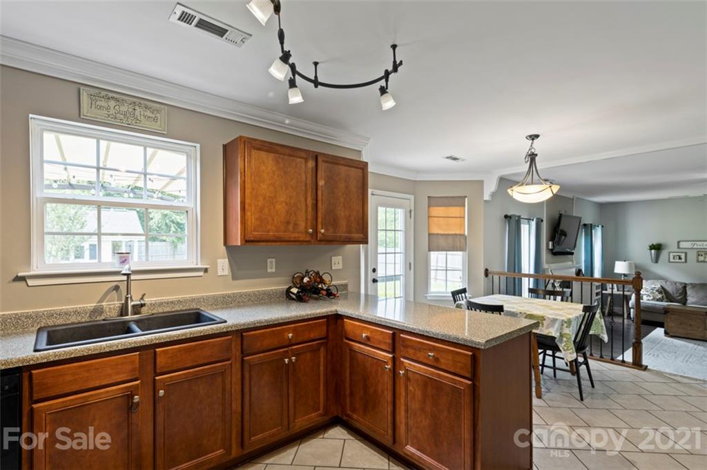 671 Winding Branch Road Rock Hill, SC 29732 - Photo 8 of 43 Gallery Image 8