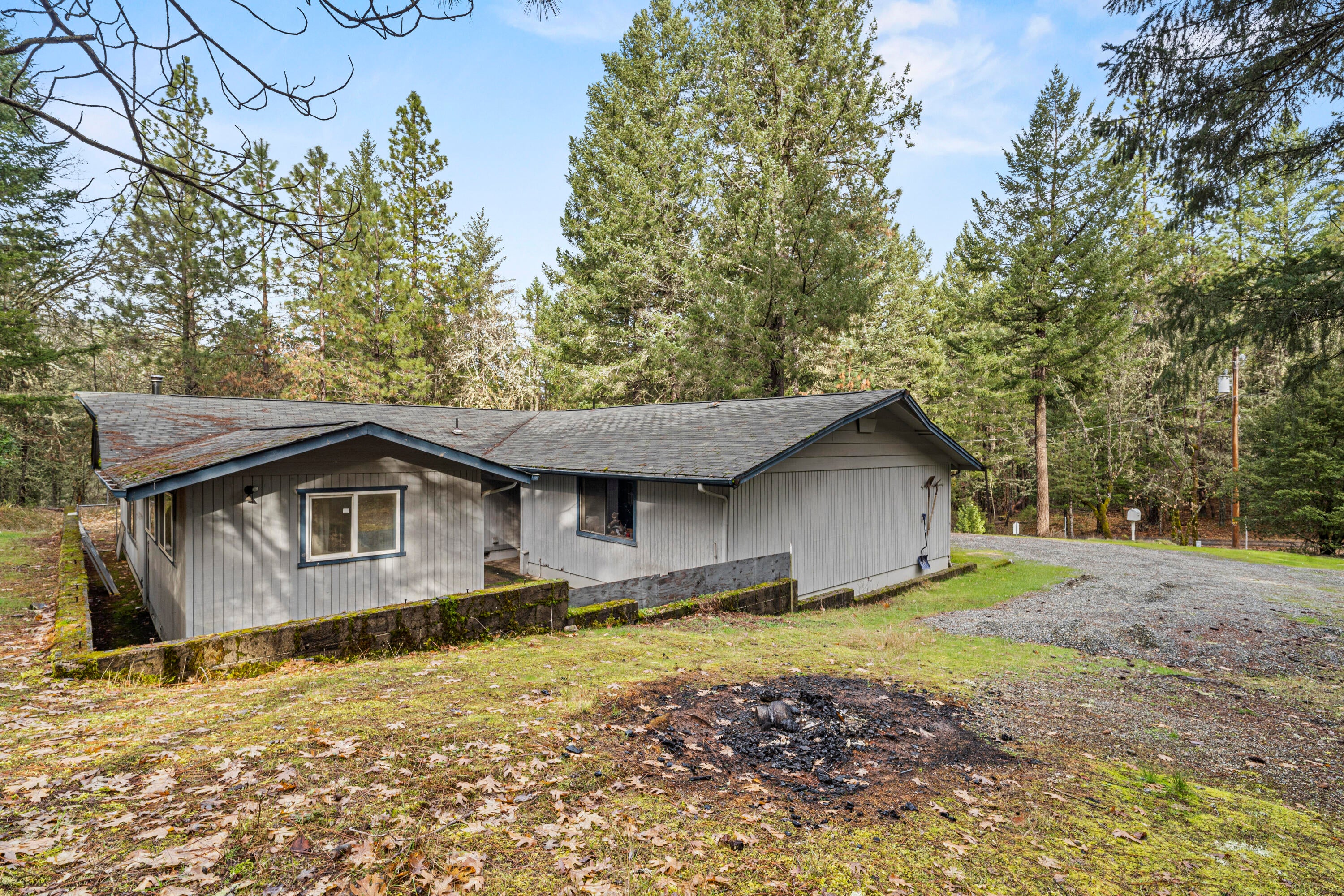 415 Colin Road Grants Pass, OR 97527 - Photo 30 of 30 415 Colin Road - 35